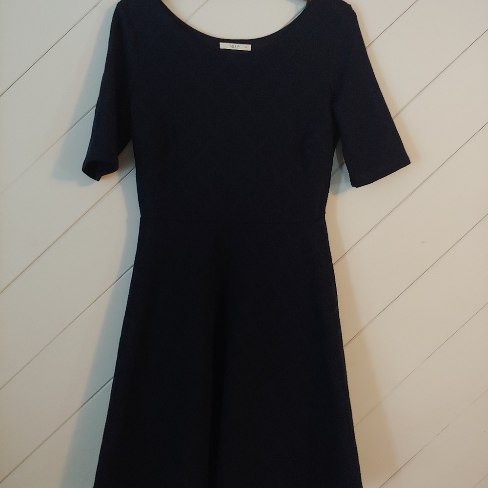 Le Lis Navy Dress size large